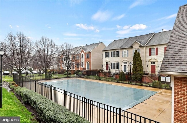 Building Photo - 901 Harrison Cir