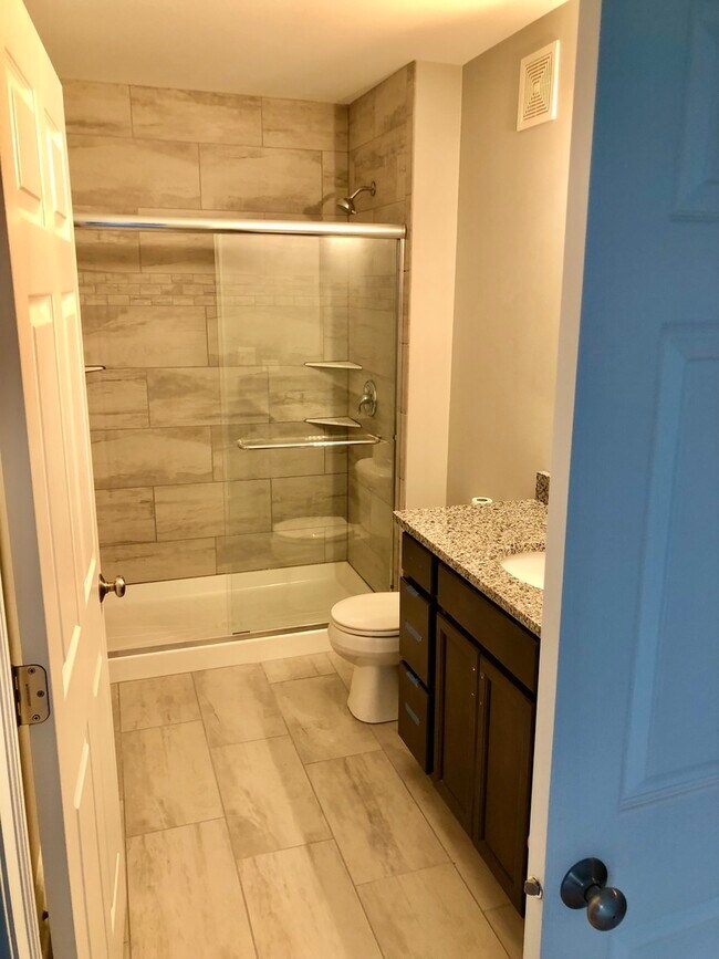 Building Photo - 24129 Walnut Cir