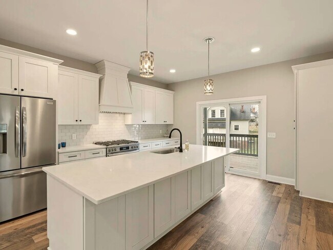 Building Photo - 34 3rd St