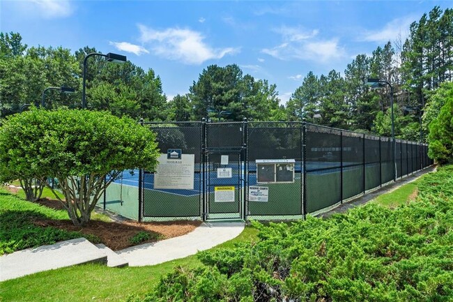 Building Photo - 6424 Queens Court Trace