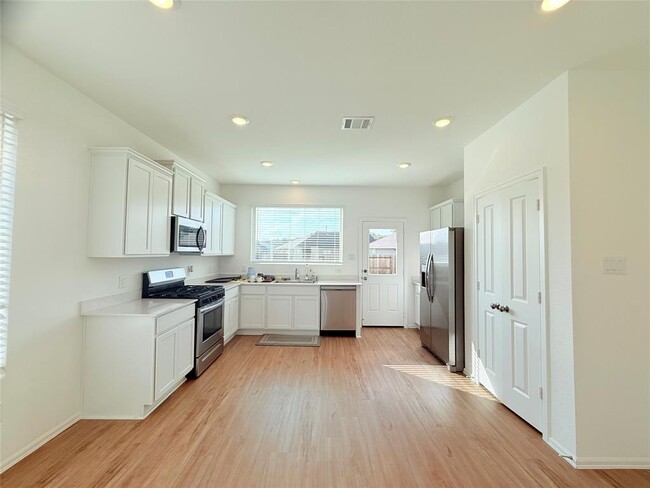 Building Photo - 6310 Barrington Clf Trl