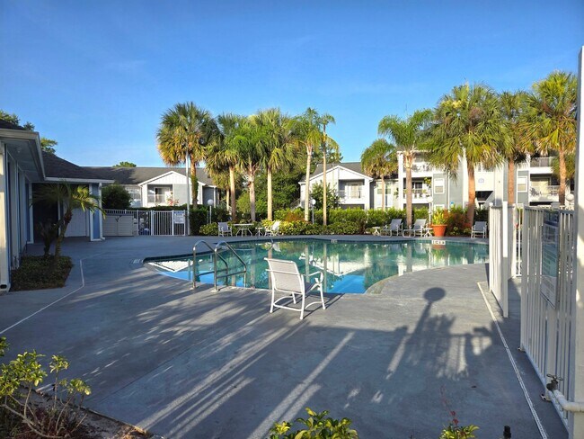 Building Photo - 2580 Grassy Point Dr