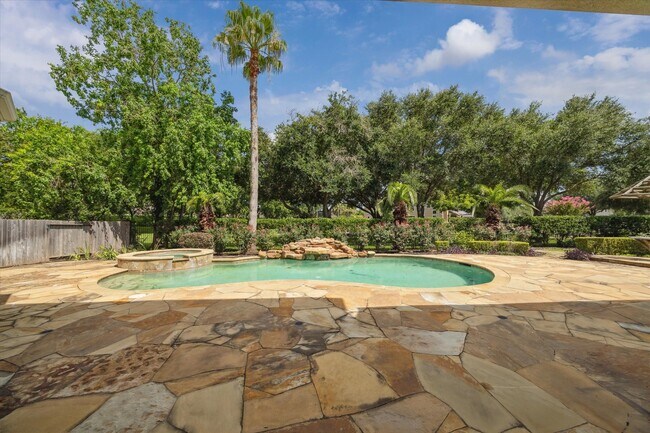 Building Photo - 5215 Eagle Pointe Ct