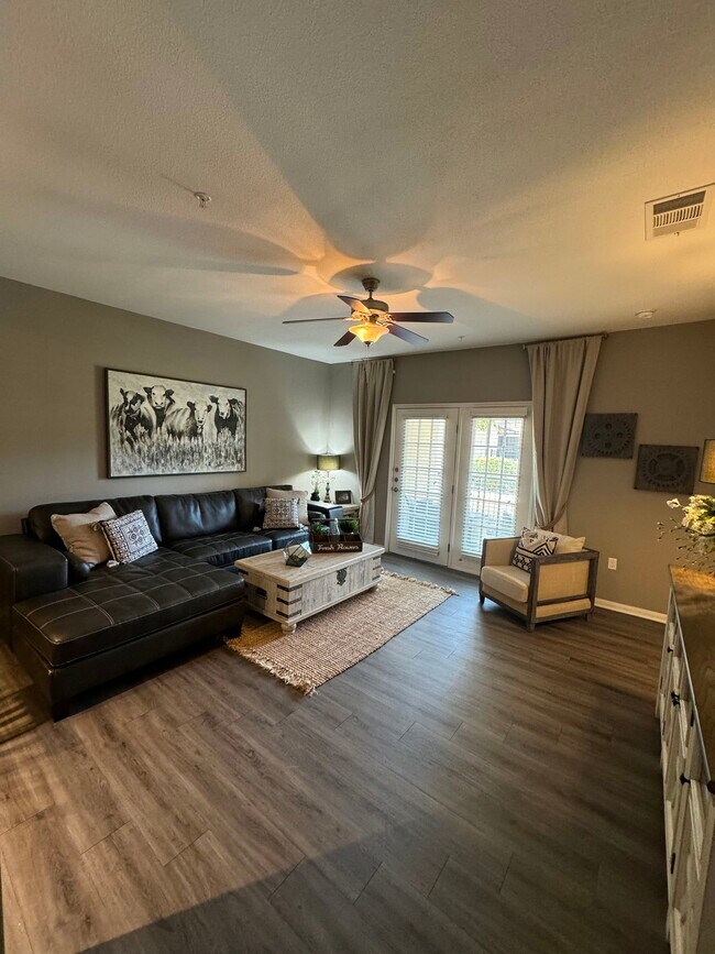 Building Photo - 1031 Farm to Market Road 2931 Apt #817, Au...