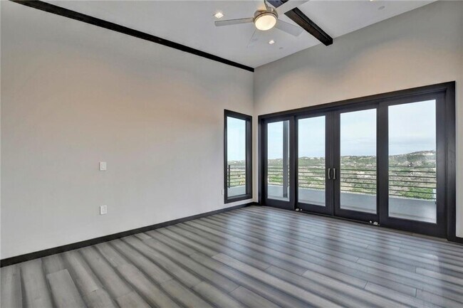 Building Photo - 600 Barrett Ln