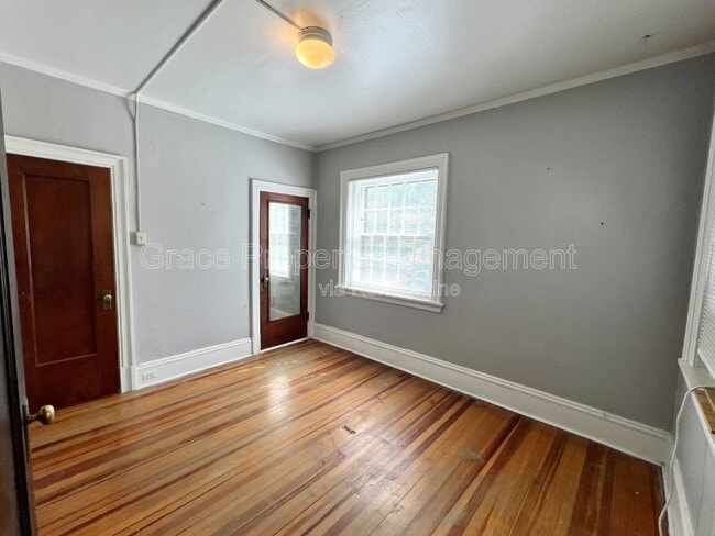 Building Photo - 523 E 12th Ave