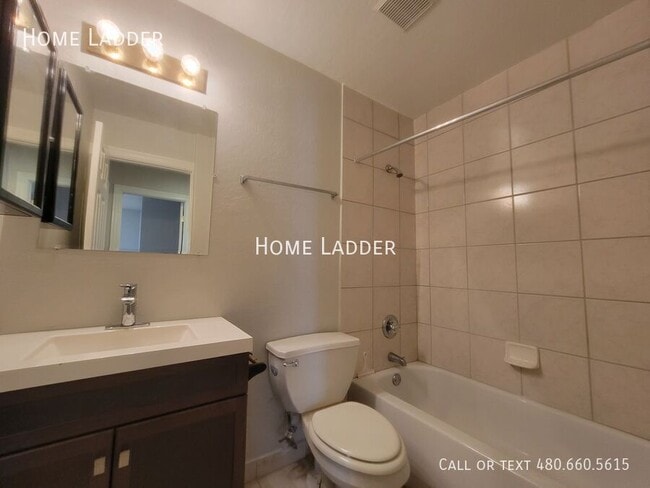 Building Photo - 5214 N 21st Ave