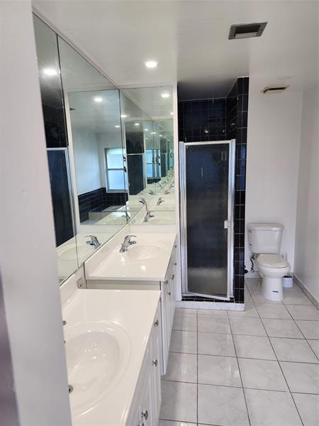 Building Photo - 5609 NW 18th St