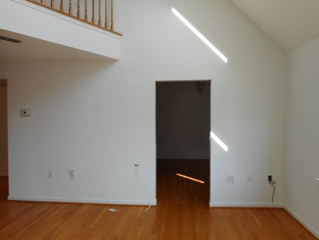 Building Photo - 207B Seneca Way