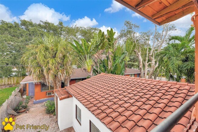 Building Photo - 12287 NE 7th Ave