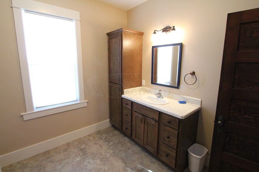 Bathroom Pt. 1 - 4929 Hesper Rd