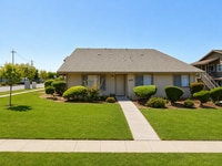 Building Photo - 820 Green Way