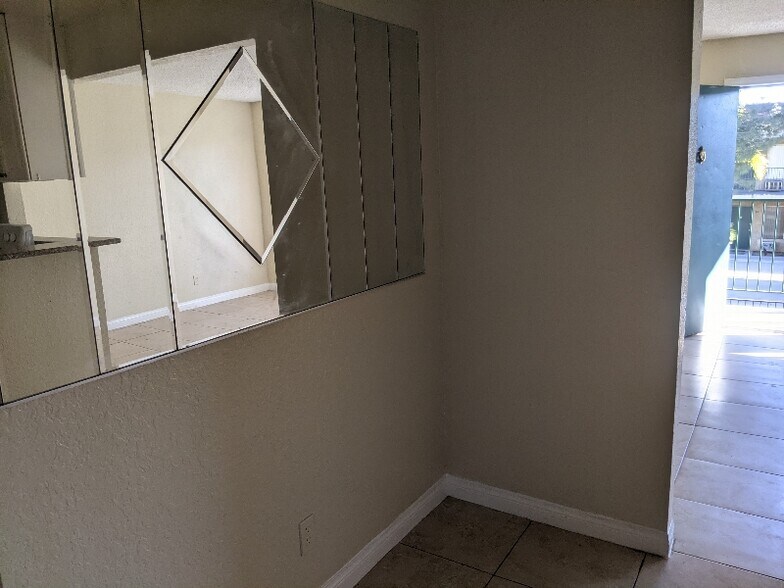 Building Photo - 144 W 42nd St