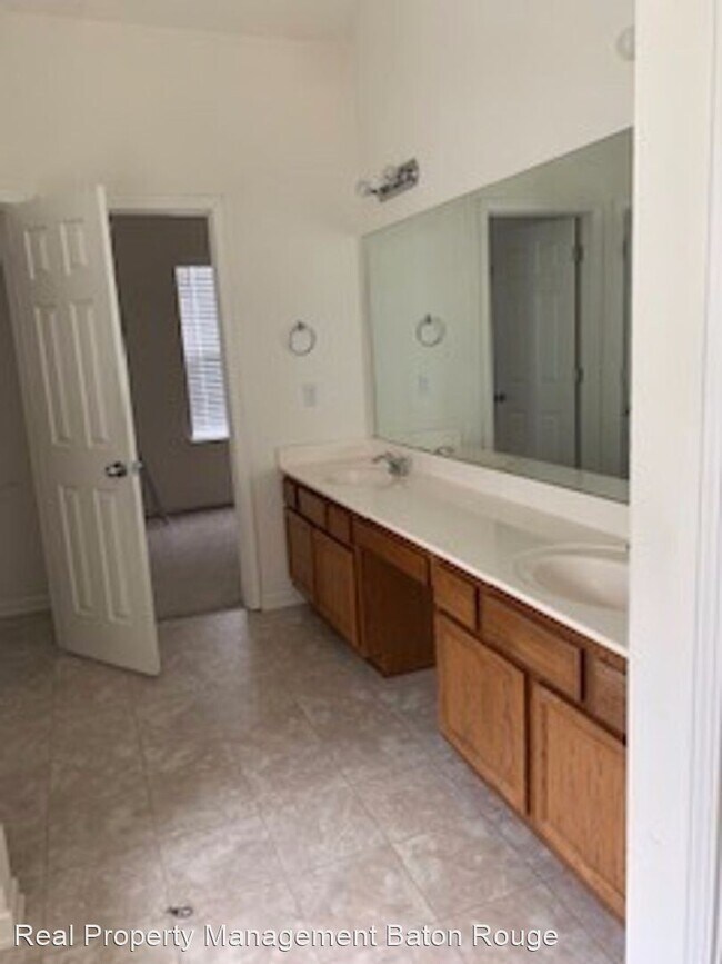 Building Photo - 4 br, 3 bath House - 10043 High Pines Dr.