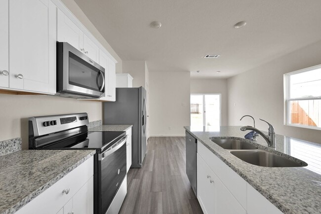 Building Photo - For Lease | 3 Bed, 2 Bath | 1,412 Sq Ft | Chapel Run community|