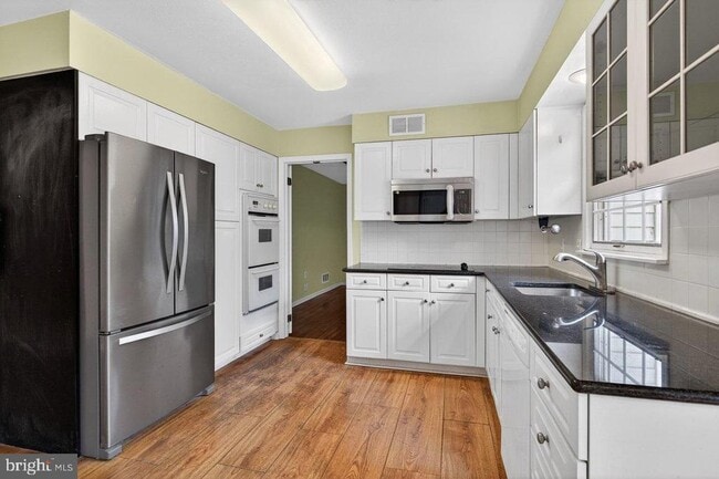 Building Photo - 16 Beechtree Ln