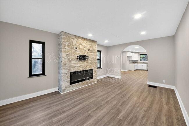 Building Photo - 1818 Lawn Ave