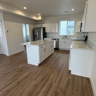 Building Photo - 238 Paramount Ave