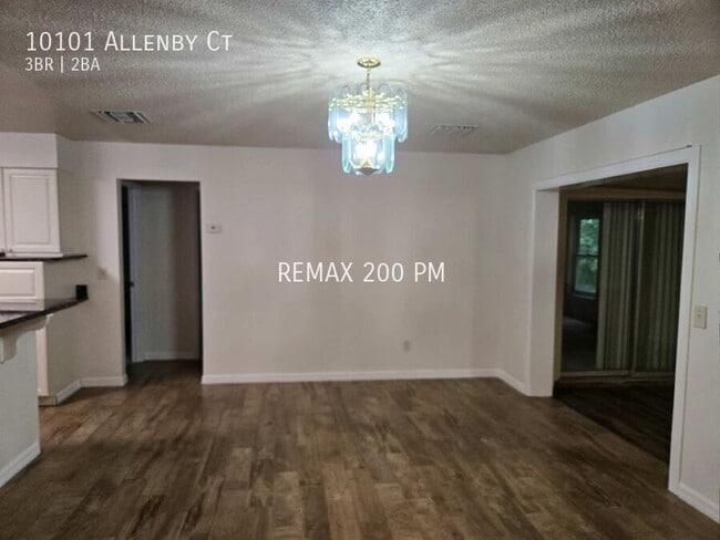 Building Photo - 10101 Allenby Ct
