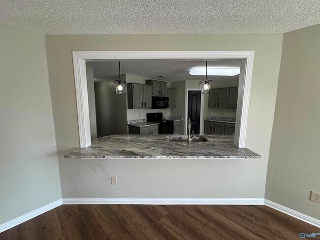 Building Photo - 115 Sleepy Hollow Ln