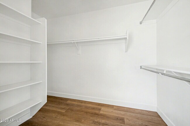 Building Photo - 7456 W Aurora Dr