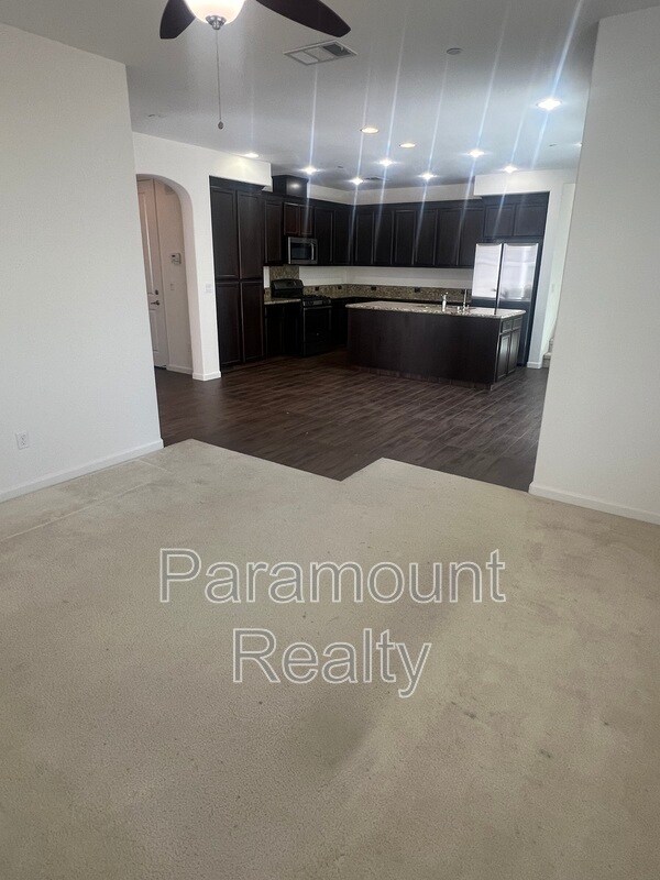 Building Photo - 2017 Tarragon Rose Ct