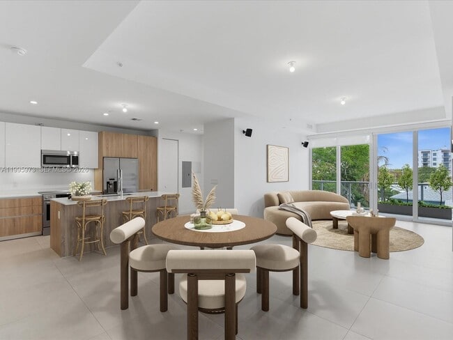 Building Photo - 529 SW 11th St