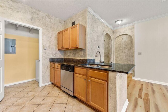 Building Photo - 4333 Dunwoody Park