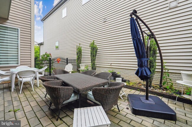 Building Photo - 44545 Neponset St