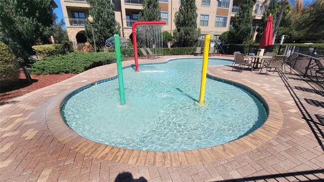 Building Photo - 914 Charo Pkwy