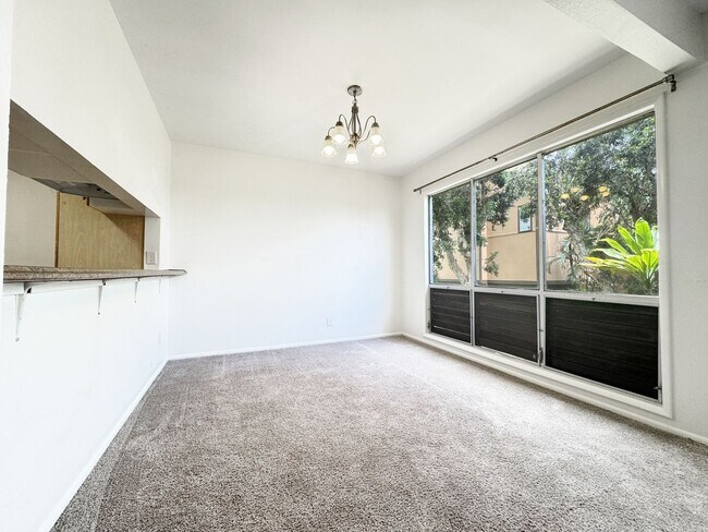Building Photo - Available Now!!  2 BD/2.5 BA Pet Friendly Kaneohe Townhouse!