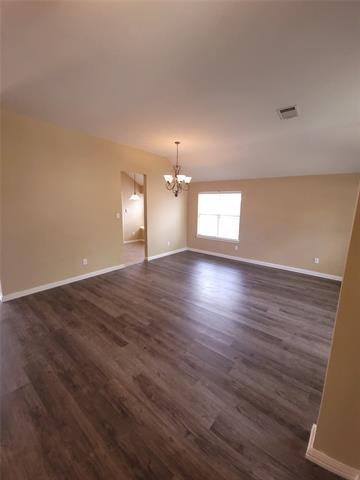 Building Photo - 1105 Essex Dr