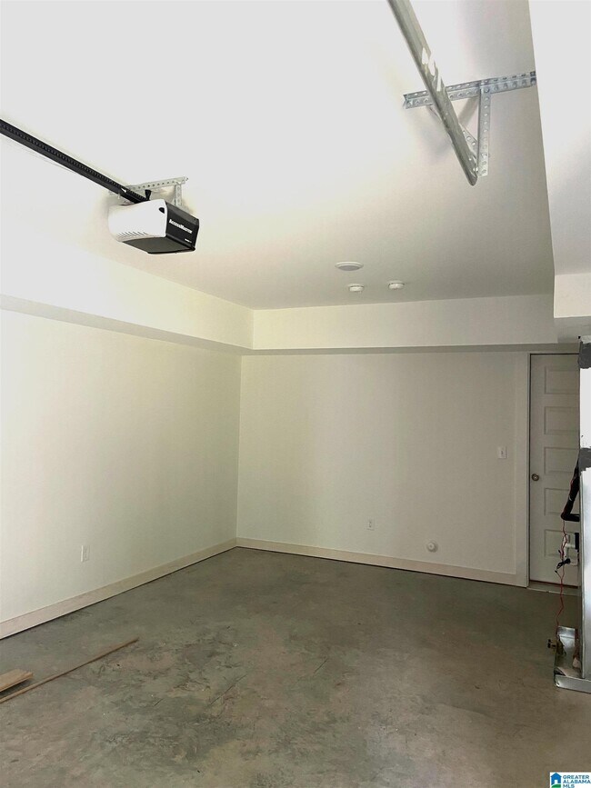 Building Photo - 1719 13th Ct S