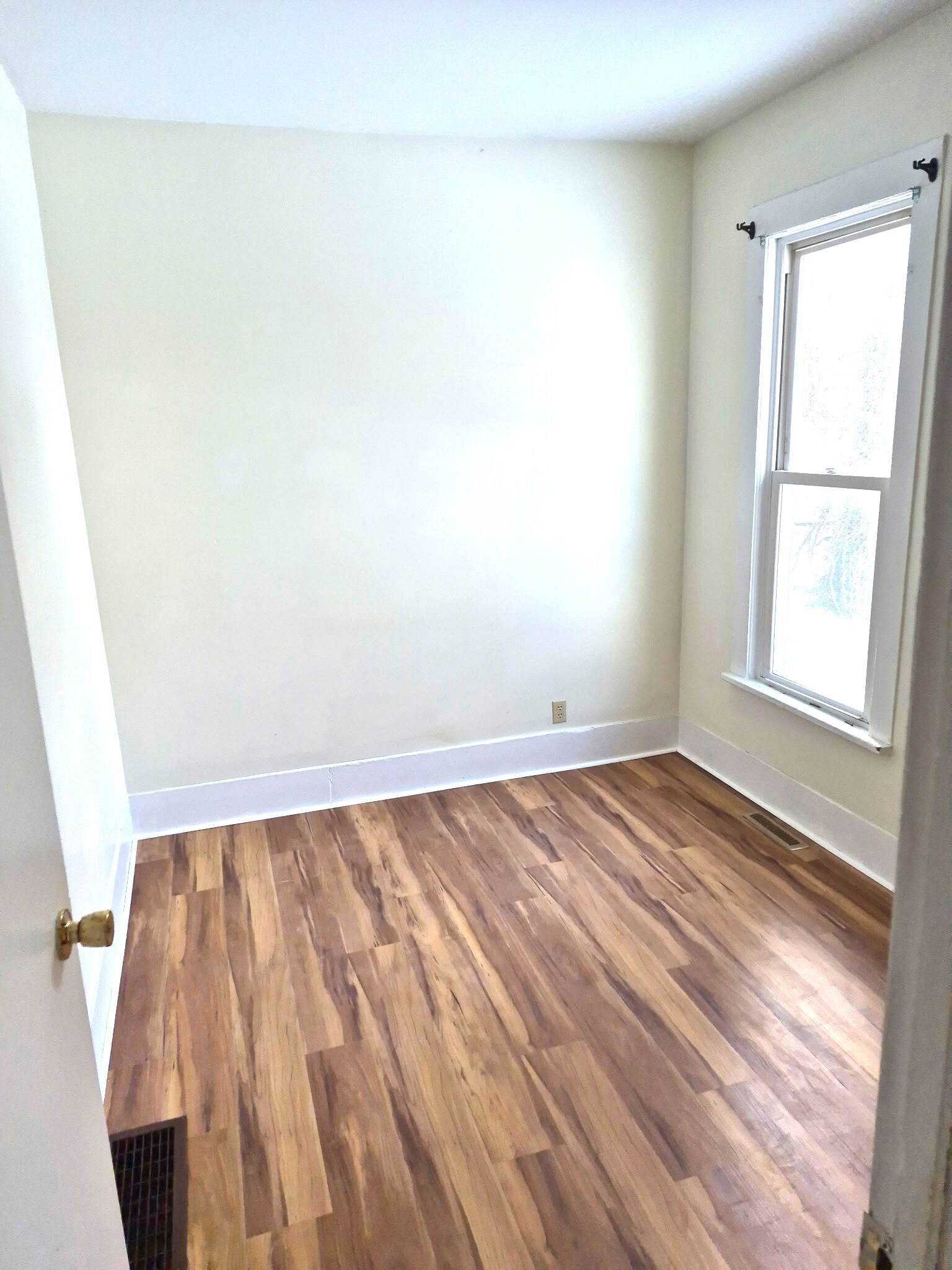 Building Photo - 225 1/2 W 18th St