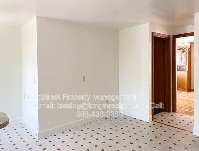 Building Photo - 3255 NW Fillmore Ave