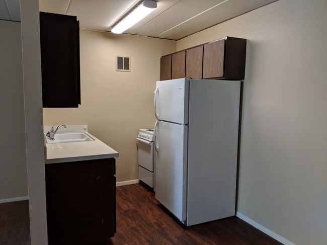 Building Photo - Velvel Apartments 3rd Floor available