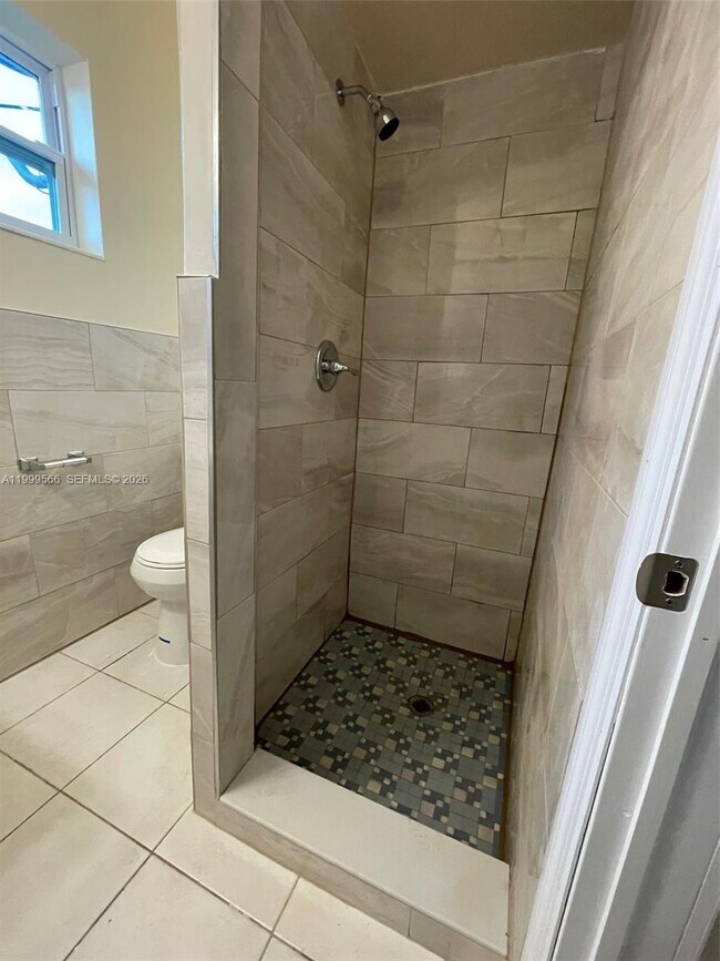 Building Photo - 1850 N 27th Ave