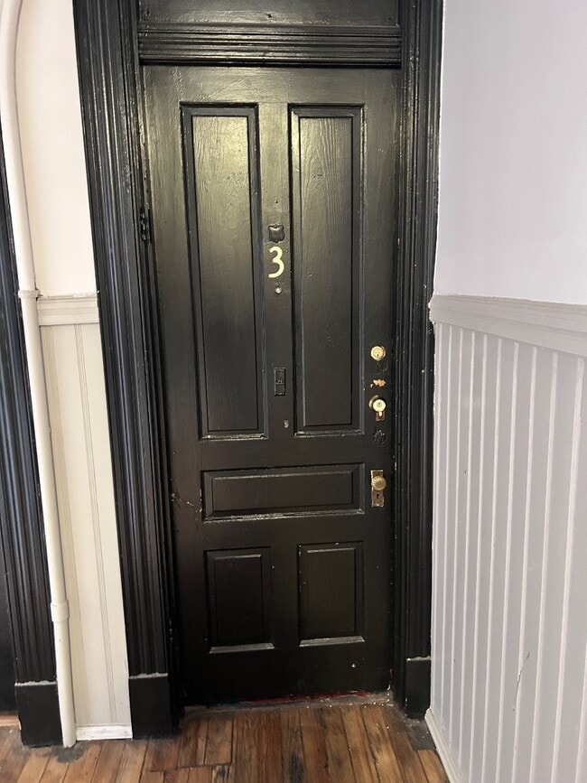 Building Photo - 24 W Court - Unit 3