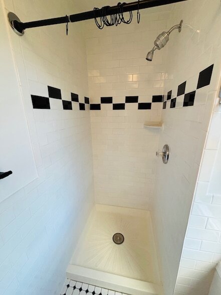 Building Photo - 420 Littleworth Ln