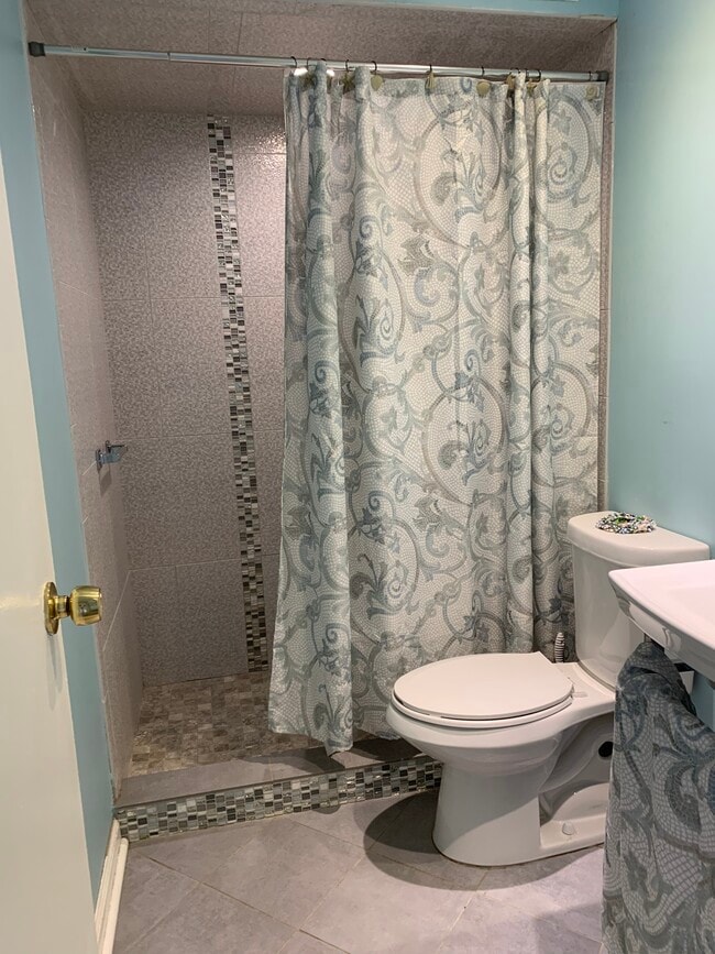 Full Tile Bath - 200 Portland Rd