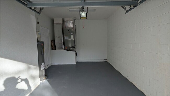 Building Photo - 826 Middleton Dr SW