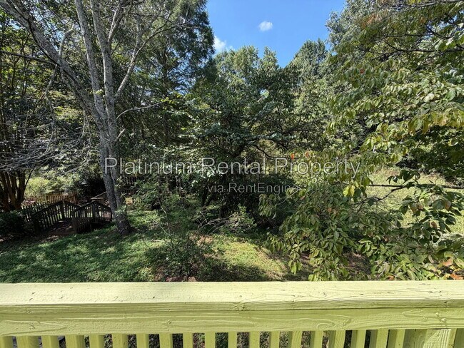 Building Photo - 6533 Meadow Rue Dr