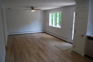 Building Photo - 316 Rollstone Rd