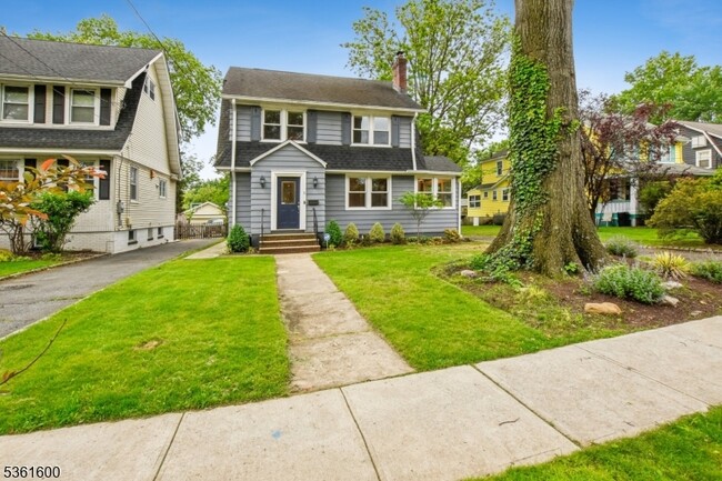 Primary Photo - 8 Highland Ave
