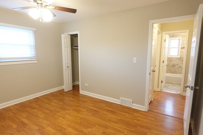 Building Photo - 2401 Huron Terrace