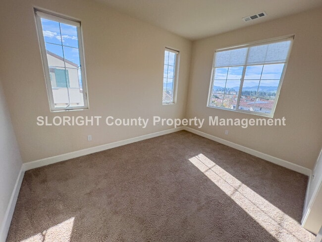 Building Photo - AVAILABLE NOW - Beautiful Home with Views in Toscano Neighborhood - 3 Bed / 2.5 Bath