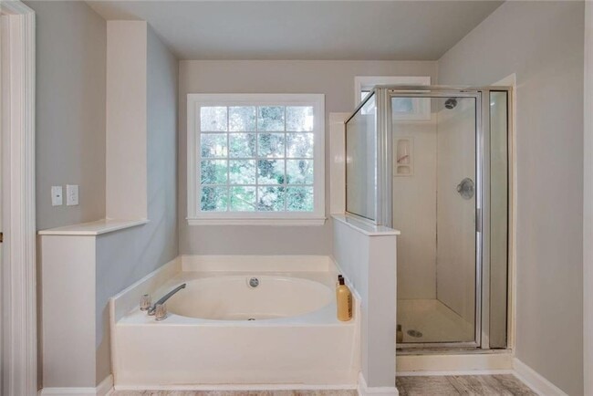 Building Photo - 1489 Justin Dr