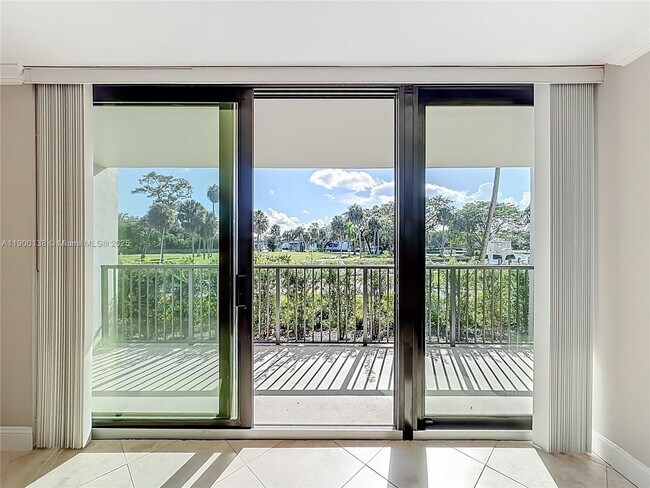 Building Photo - 1350 River Reach Dr