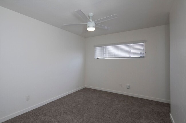 Building Photo - Remodeled North Park 1 BR with Stainless Steel Appliances and Washer/Dryer in Unit!