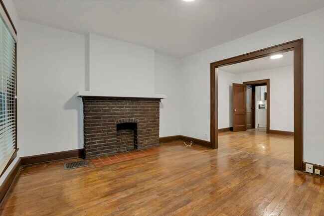 Building Photo - 1349 N 6th St